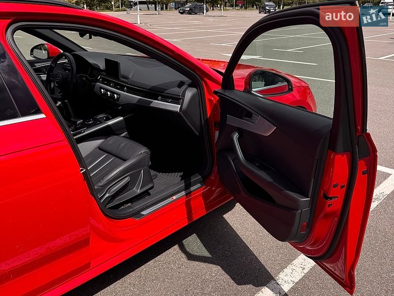 Универсал Audi A4 2016 в Киеве