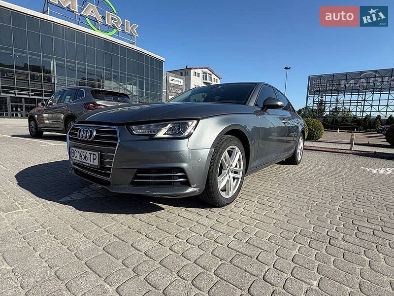 Седан Audi A4 2017 в Львове