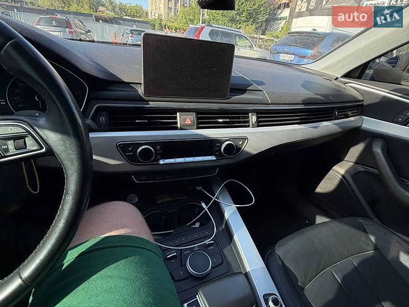 Седан Audi A4 2017 в Львове