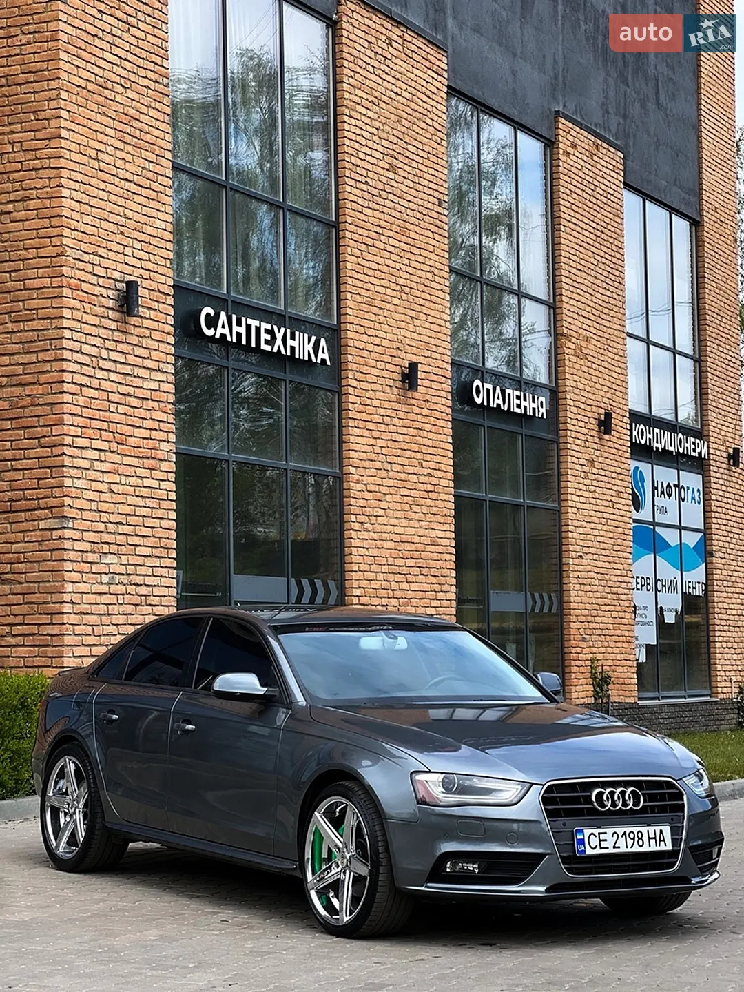 Audi A4 2012 VIN WAUBFCFL1DN005725 фото оголошення 2 з 27