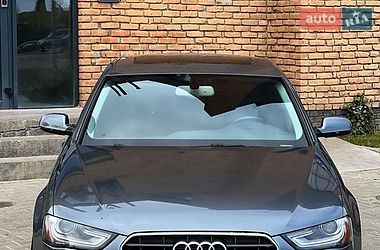 Седан Audi A4 2012 в Чернівцях
