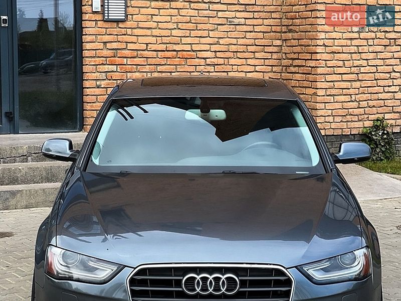 Седан Audi A4 2012 в Чернівцях