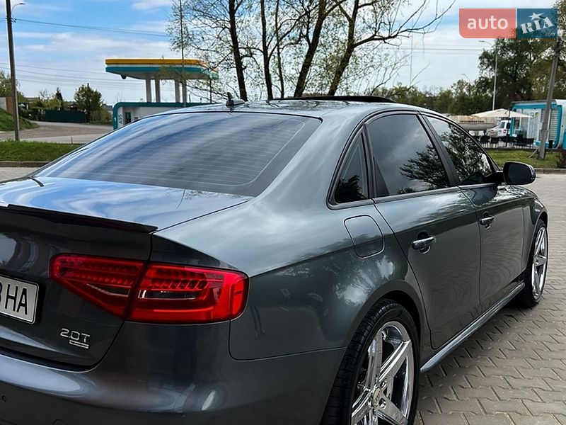 Седан Audi A4 2012 в Чернівцях