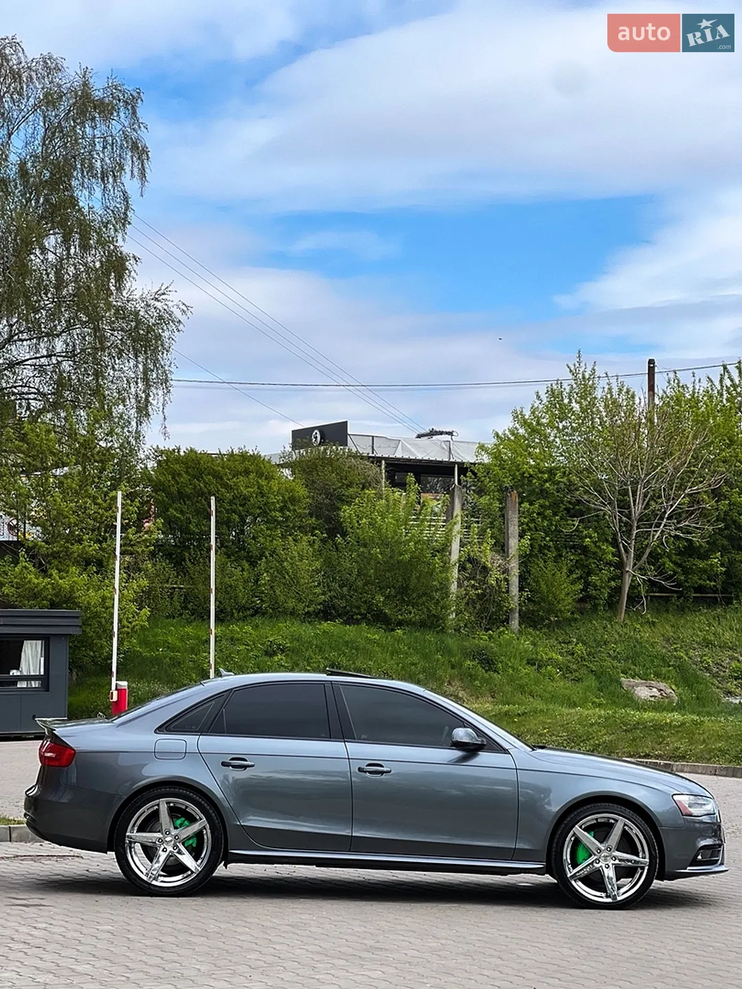 Audi A4 2012 VIN WAUBFCFL1DN005725 фото оголошення 11 з 27