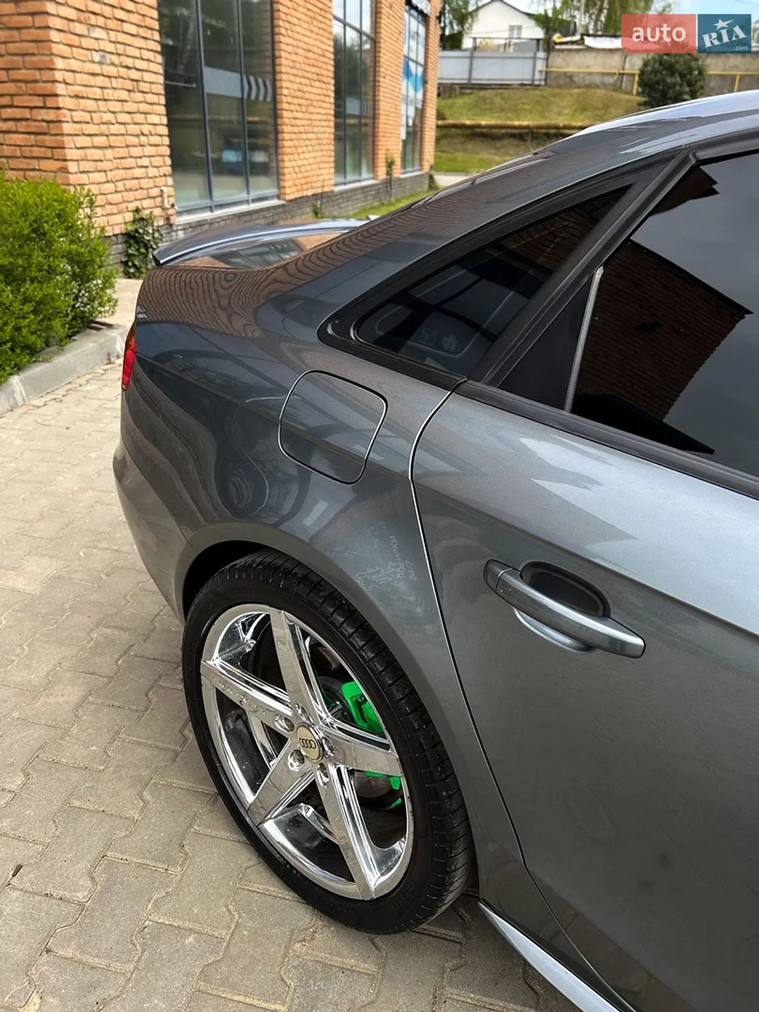 Audi A4 2012 VIN WAUBFCFL1DN005725 фото оголошення 16 з 27