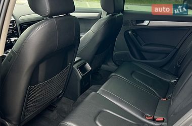 Седан Audi A4 2012 в Чернівцях