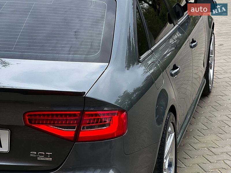 Седан Audi A4 2012 в Чернівцях