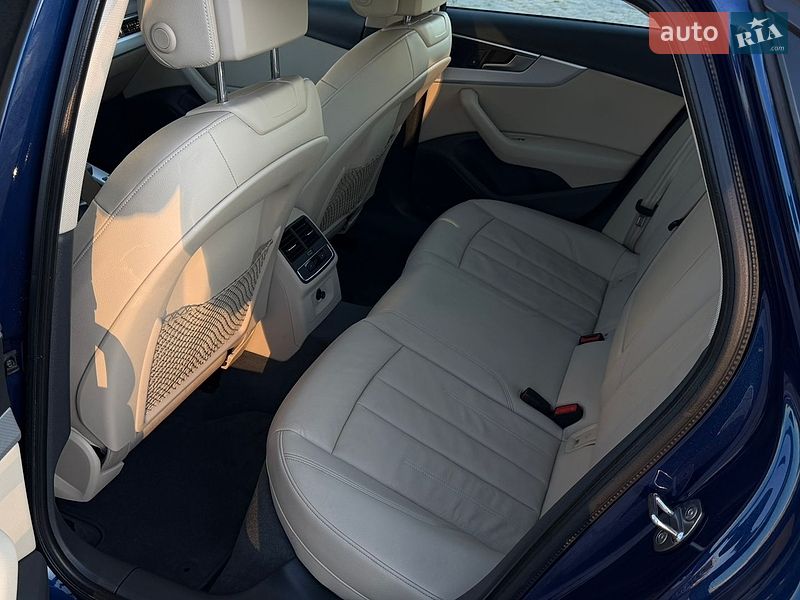 Седан Audi A4 2018 в Кременчуці