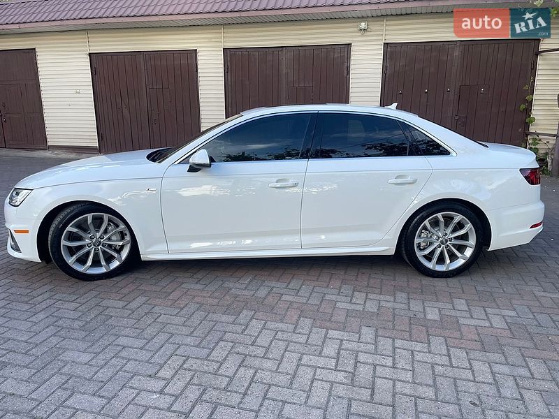 Седан Audi A4 2019 в Ровно
