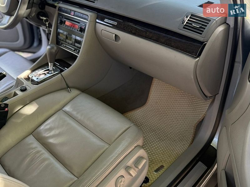 Седан Audi A4 2006 в Балті