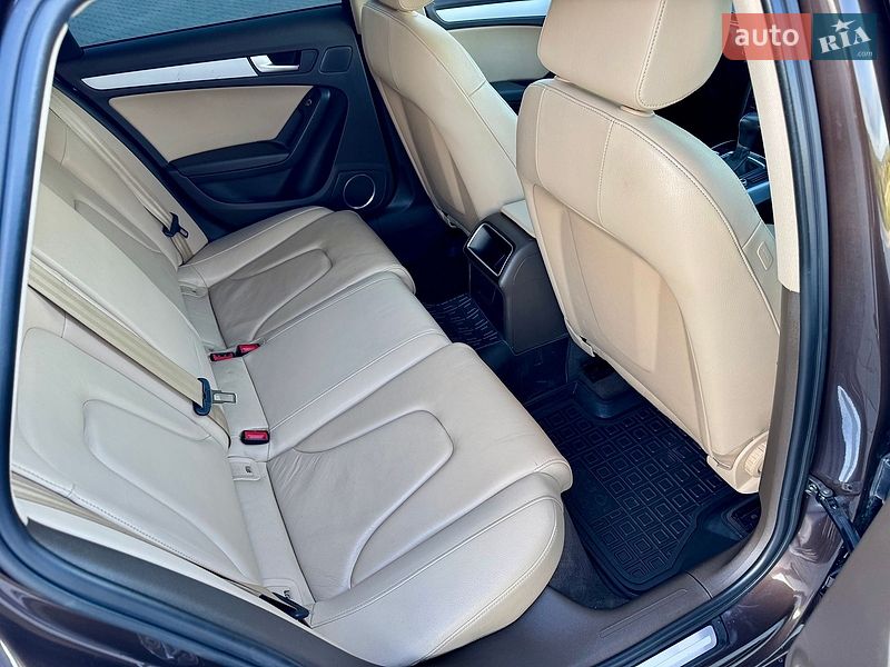 Універсал Audi A4 2015 в Чернівцях