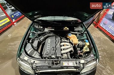 Седан Audi A4 1997 в Черновцах