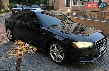 Седан Audi A4 2015 в Киеве