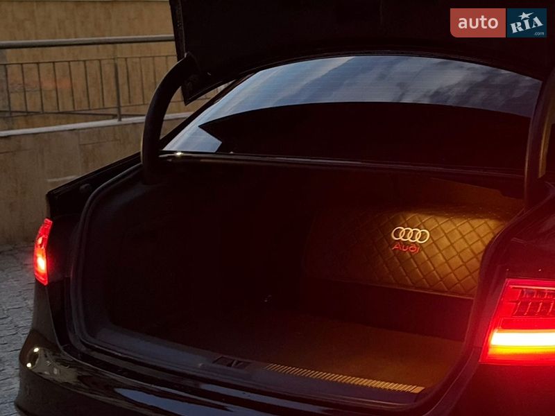 Седан Audi A4 2015 в Киеве