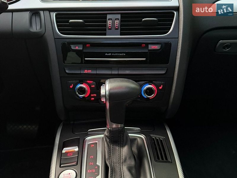 Седан Audi A4 2015 в Киеве