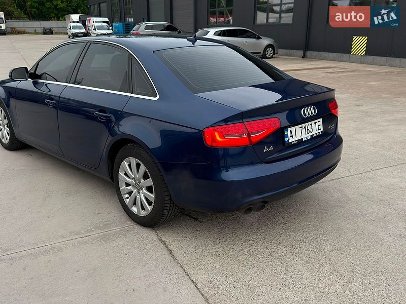 Седан Audi A4 2012 в Владимире
