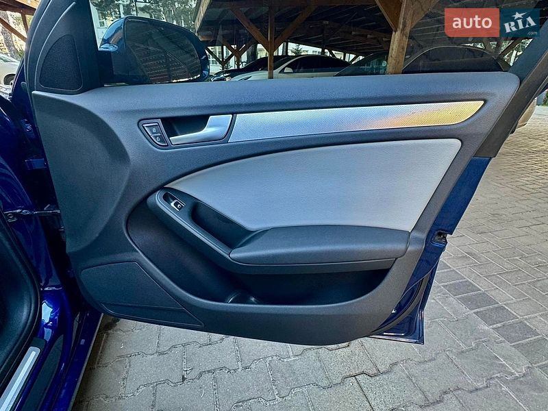 Седан Audi A4 2012 в Владимире