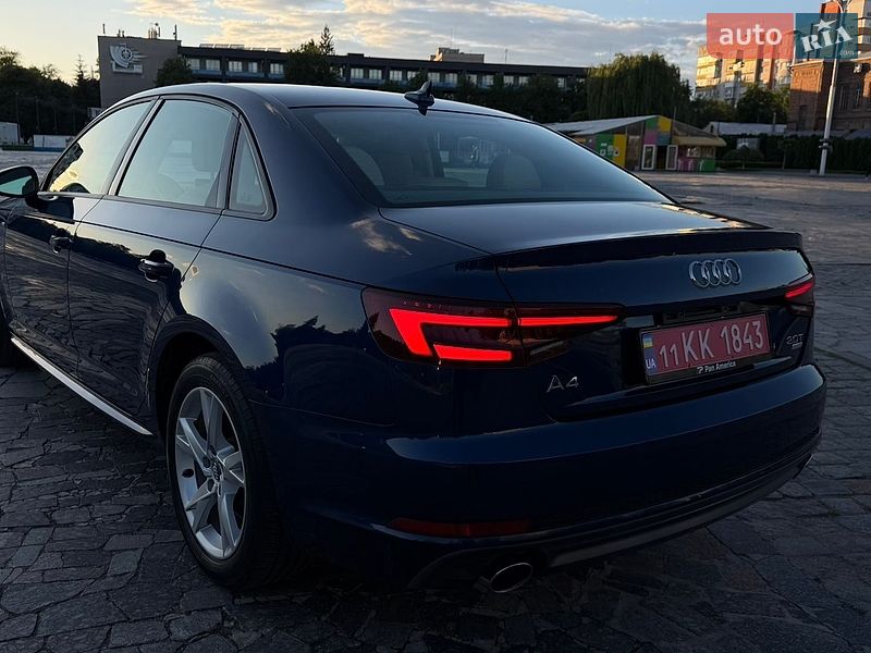 Седан Audi A4 2018 в Кременчуці