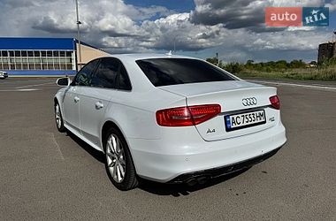 Седан Audi A4 2013 в Луцке
