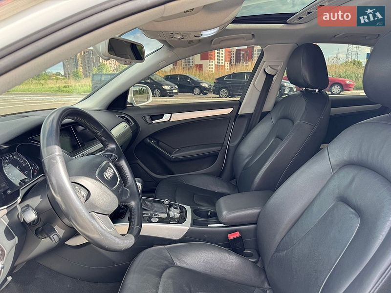 Седан Audi A4 2013 в Луцке