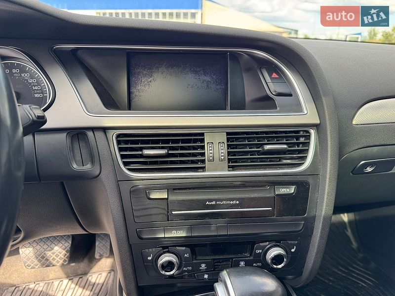 Седан Audi A4 2013 в Луцке