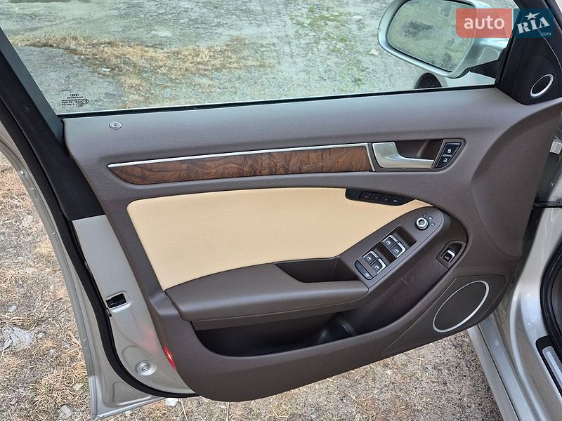 Седан Audi A4 2013 в Киеве