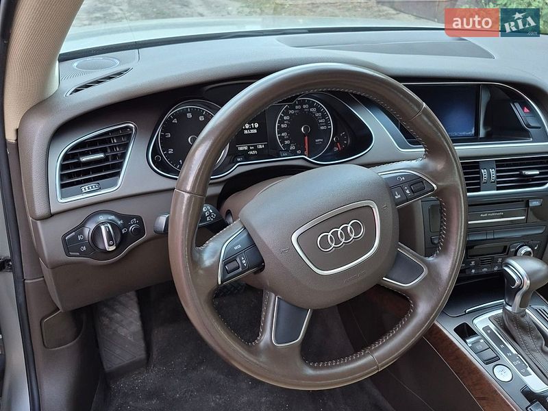 Седан Audi A4 2013 в Киеве