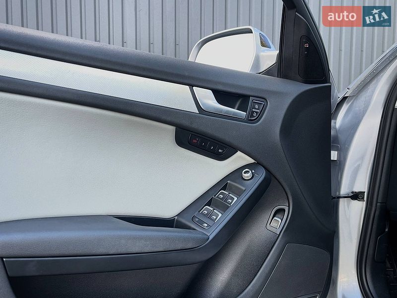 Седан Audi A4 2015 в Николаеве