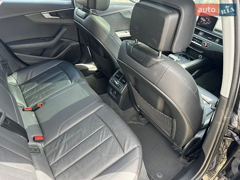 Седан Audi A4 2017 в Львові