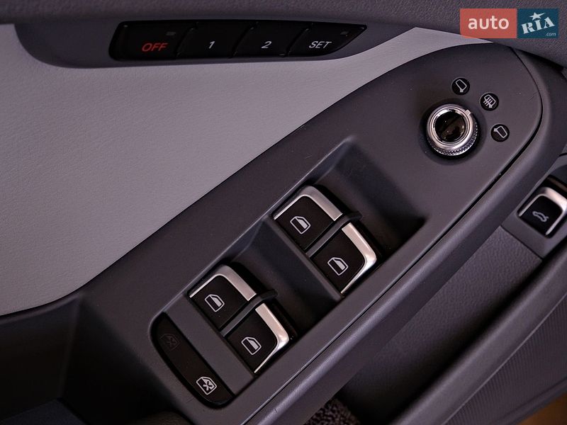 Седан Audi A4 2013 в Одессе