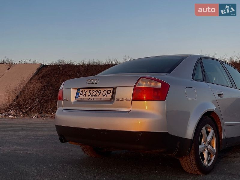 Седан Audi A4 2002 в Краснограді