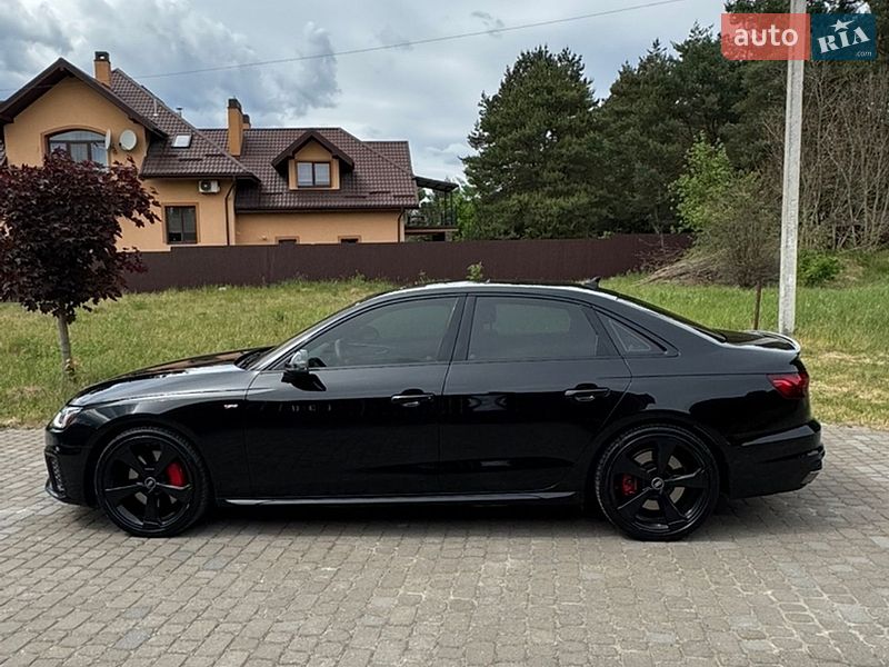 Седан Audi A4 2022 в Львові