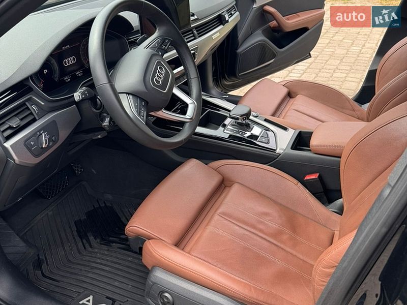 Седан Audi A4 2022 в Львові