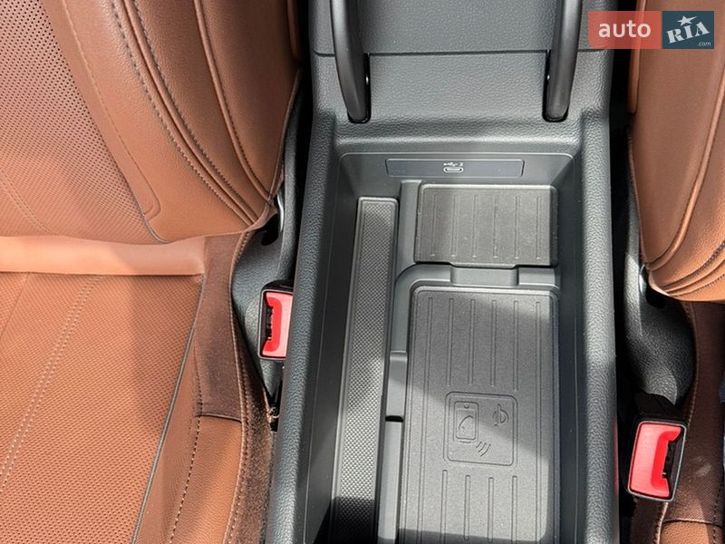 Седан Audi A4 2022 в Львові