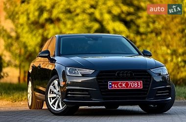 Седан Audi A4 2017 в Львове