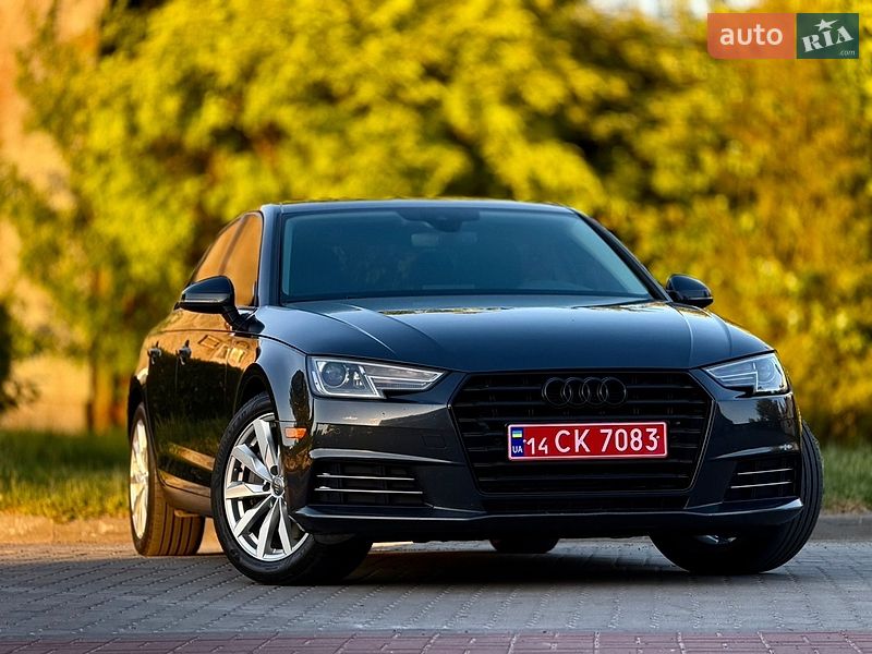 Седан Audi A4 2017 в Львове