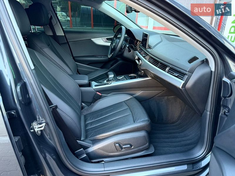 Седан Audi A4 2017 в Львове