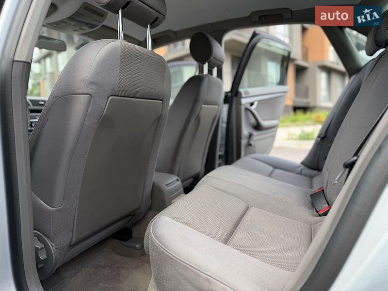 Седан Audi A4 2004 в Тернополі