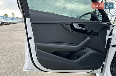 Седан Audi A4 2022 в Харькове