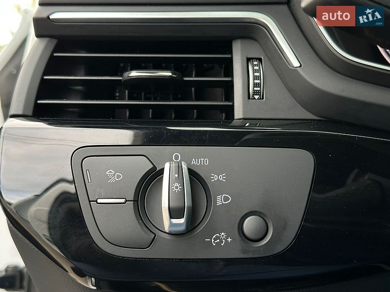 Седан Audi A4 2022 в Харькове