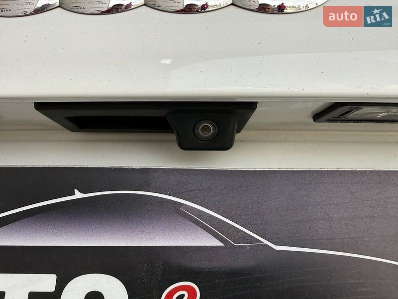 Седан Audi A4 2016 в Львове