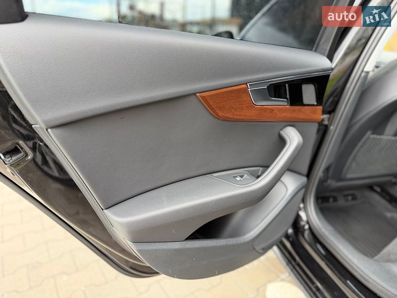 Седан Audi A4 2022 в Києві