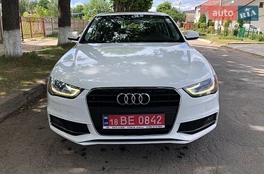 Седан Audi A4 2015 в Ровно