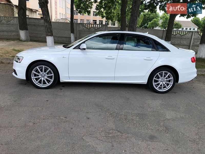 Седан Audi A4 2015 в Ровно