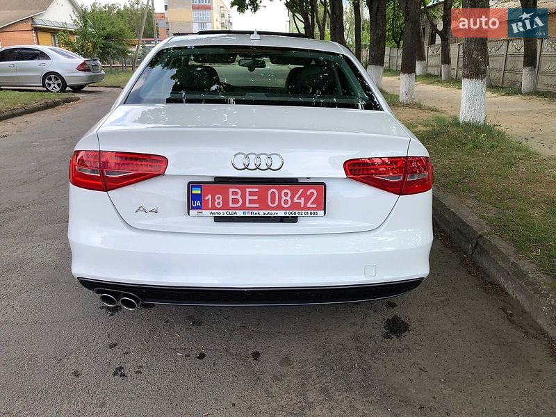 Седан Audi A4 2015 в Ровно