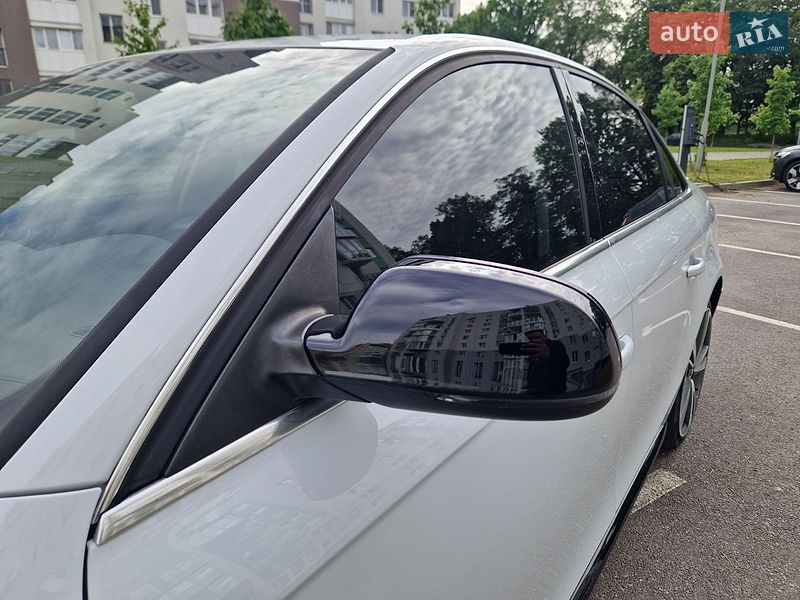 Седан Audi A4 2014 в Виннице