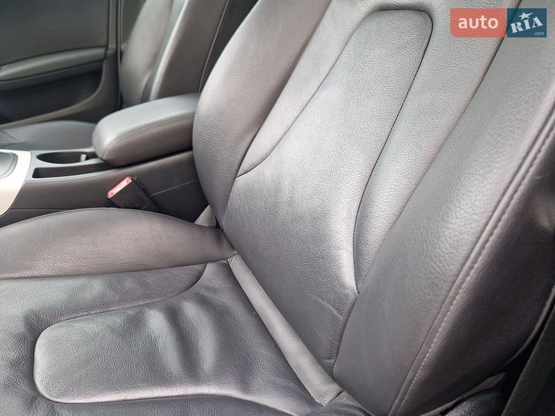 Седан Audi A4 2014 в Виннице