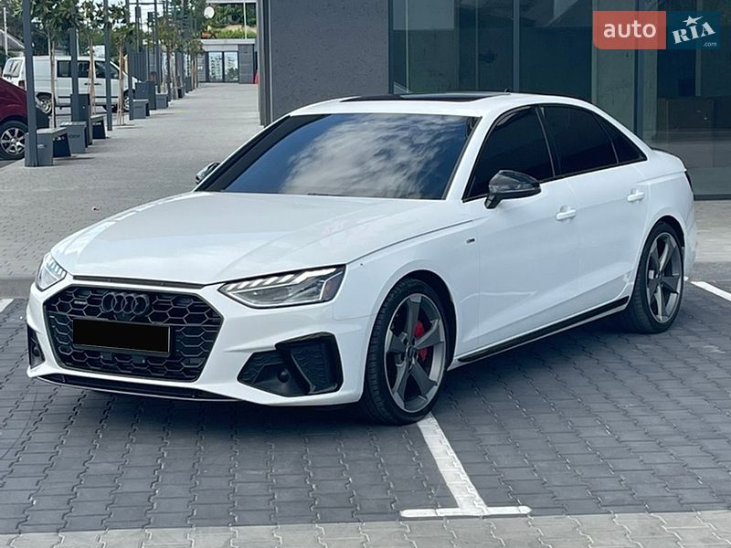 Седан Audi A4 2023 в Виноградове