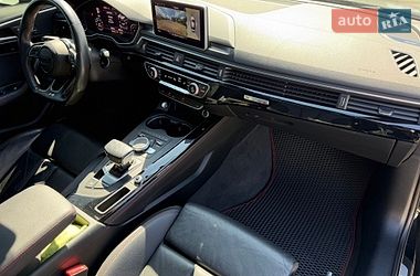 Седан Audi A4 2017 в Ивано-Франковске