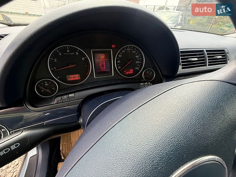 Седан Audi A4 2001 в Луцке